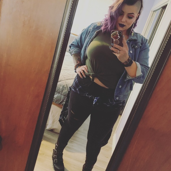 Meet your Posher, Jozalyn - Picture 7 of 8